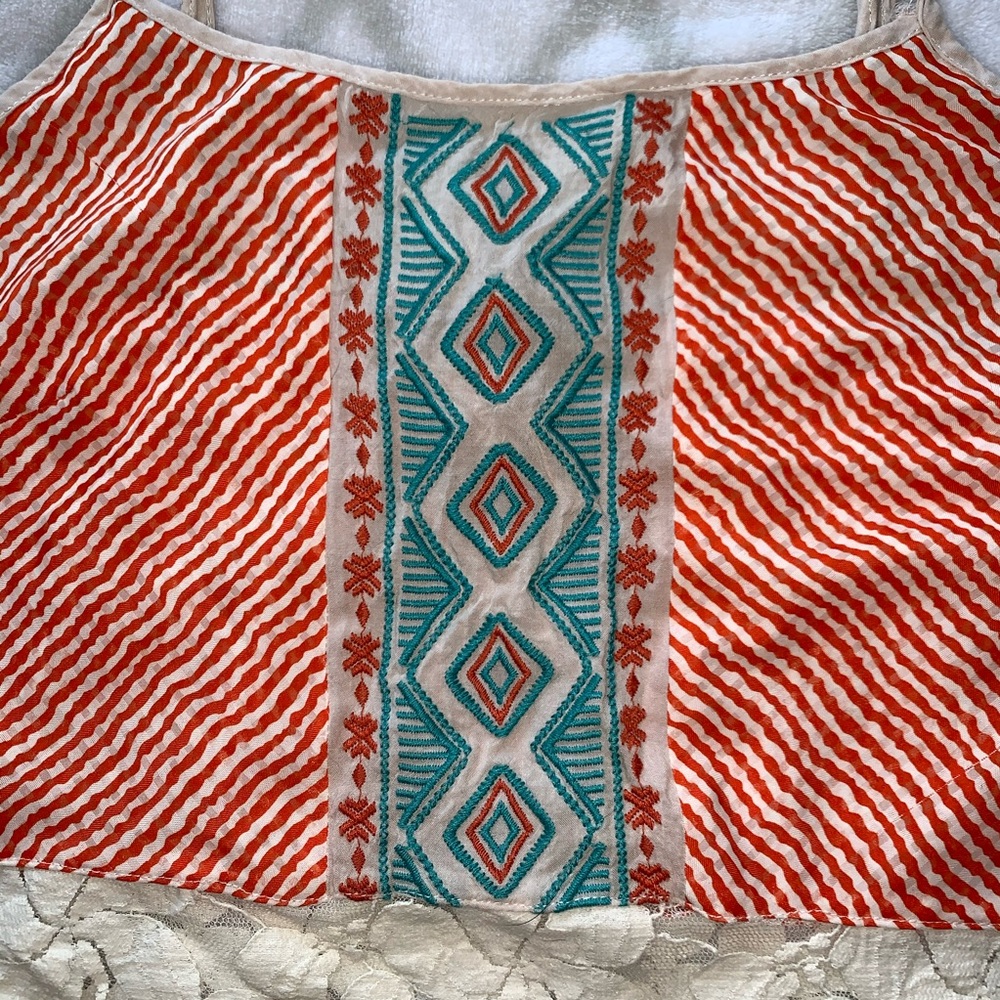 Embroidered Tank Top - Picture 2 of 5
